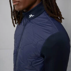 J.Lindeberg Quilt Hybrid Thermal Golf Wind Jacket -ForeGear Shop J.Lindenberg Quilt Hybrid Jacket AMOW07063 6855 WTLIN045 JL Navy Model 2